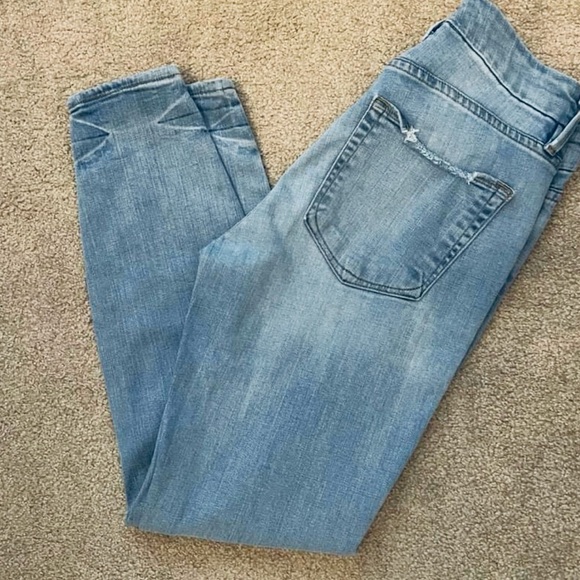 Good American Good Legs High Rise Lightly Distressed Crop Jeans Size 26/2. - Picture 5 of 9